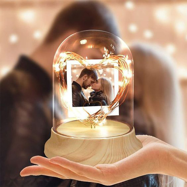 valentine-photo-gifts-with-lamp-design