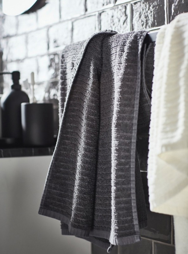 gray-and-white-bathroom-textile-ideas