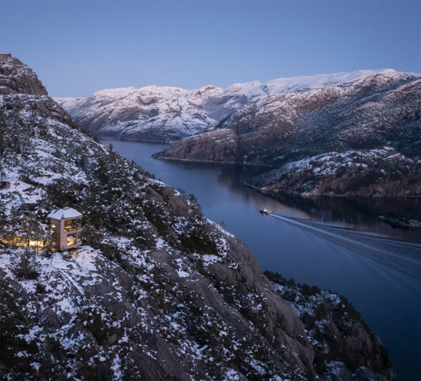 norwey-cliff-cabin-with-amazing-landscapes