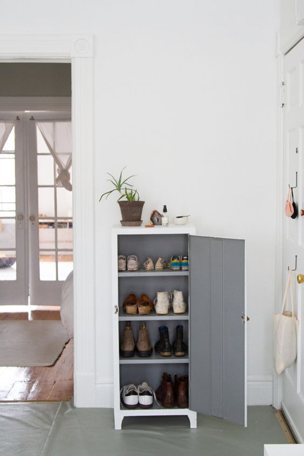 trendy-entryway-shoe-cabinet-with-plants