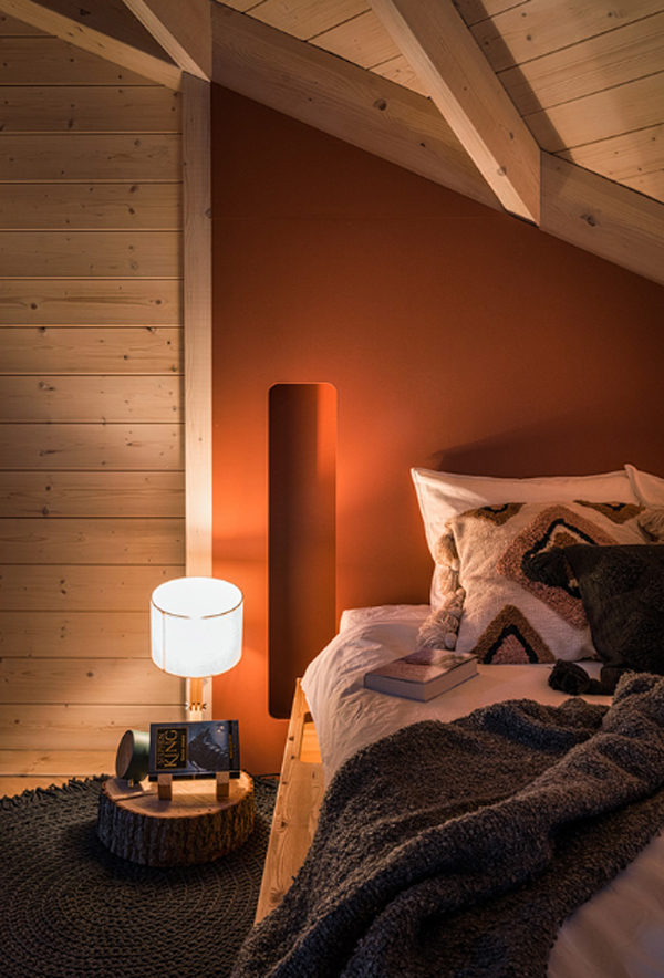 cozy-cabin-bedroom-with-headboard-colors