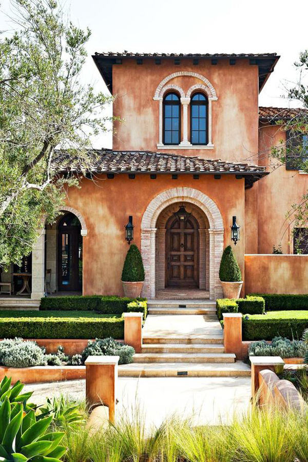mediterranean-inspired-home-with-terracota-accents