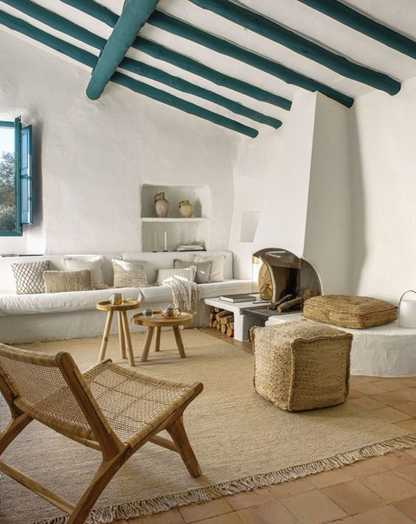 traditional-mediterranean-living-room-design