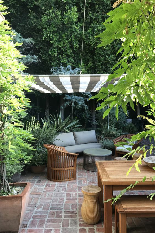 cozy-outdoor-space-into-an-oasis