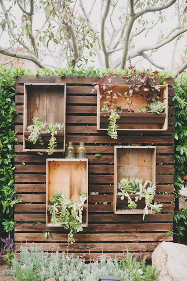 aesthetic-wood-and-plants-fence-design