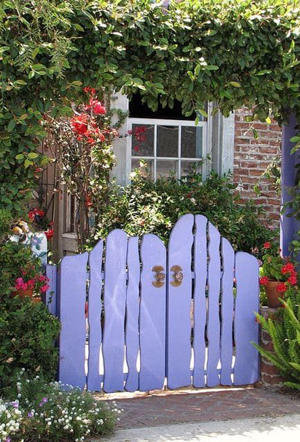 lavender-gate-paint-color