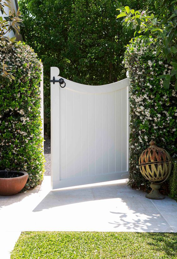 white-garden-gate-paint-ideas