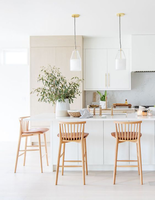 white-minimalist-kitchen-design-with-dining-table