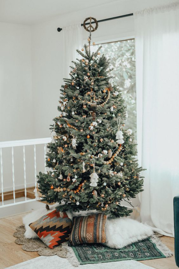 boho-chic-christmas-tree-decorations