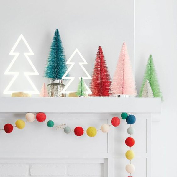 neon-christmas-tree-sign-for-mantel