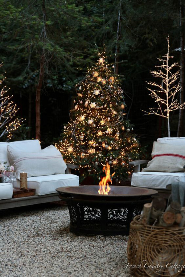 winter-christmas-garden-with-seating-area-and-firepits