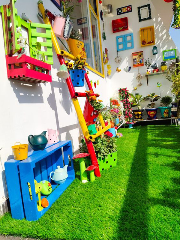 20 Creative Balcony Play Areas For Tiny Spaces | HomeMydesign