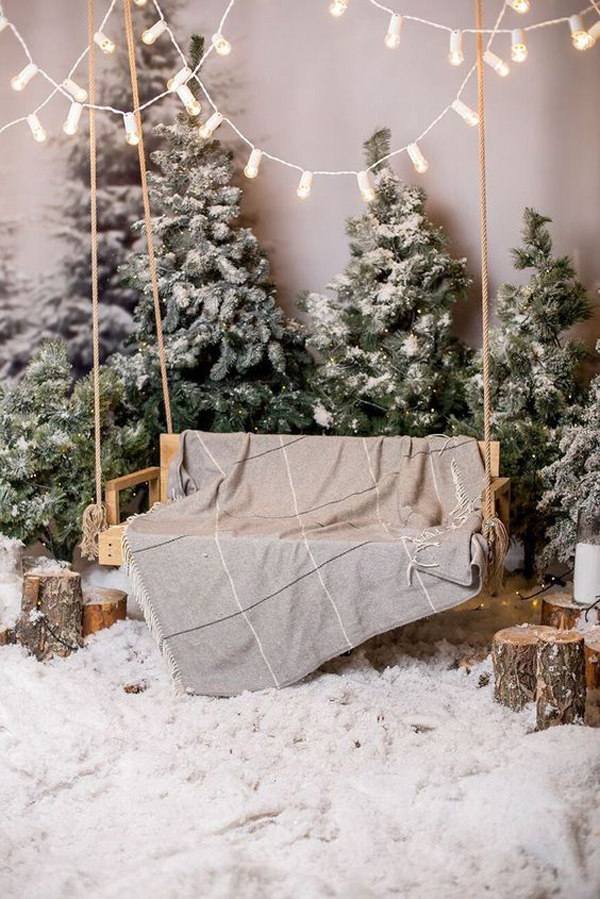 cozy-christmas-photo-booth-with-swing-chairs