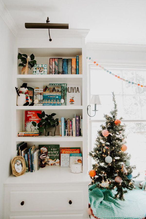 kids-christmas-reading-nook-with-built-in-bookshelf