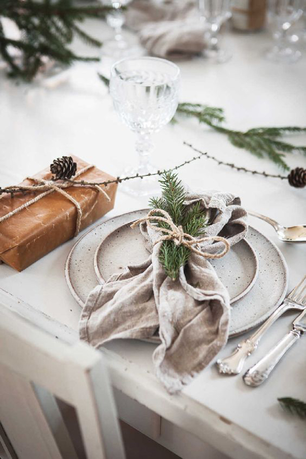 nature-rustic-christmas-table-decorations