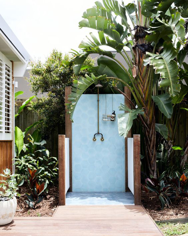 outdoor-tropical-shower-bathroom-decor