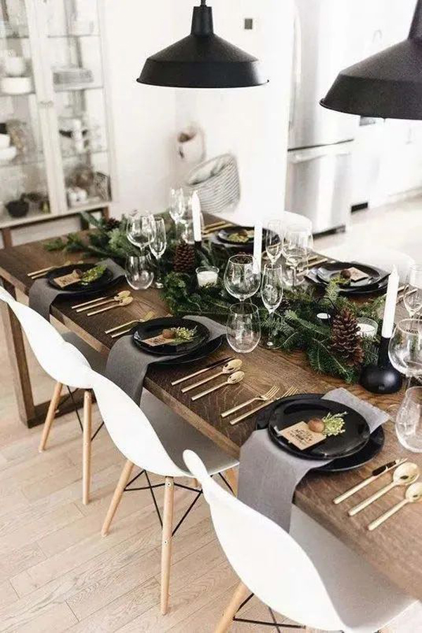 rustic-christmas-table-setting-ideas-with-black-color