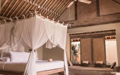 aesthetic-balinese-bedroom-villa-with-canopy-bed