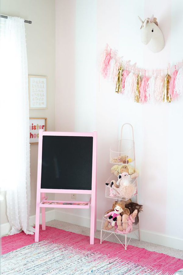 cute-diy-ikea-easel-makeover-with-pink-color