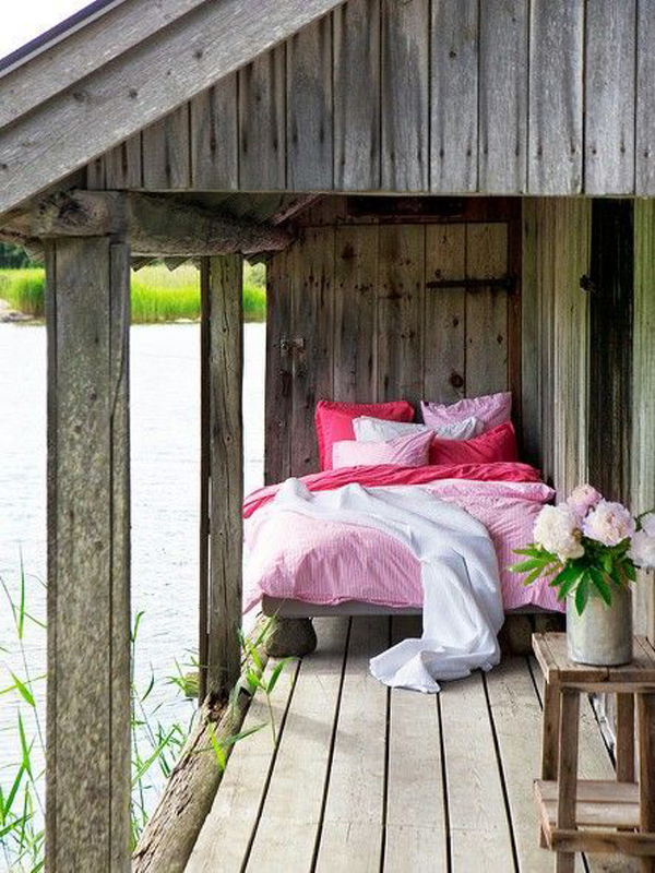 farmhouse-style-outdoor-bed-in-nature