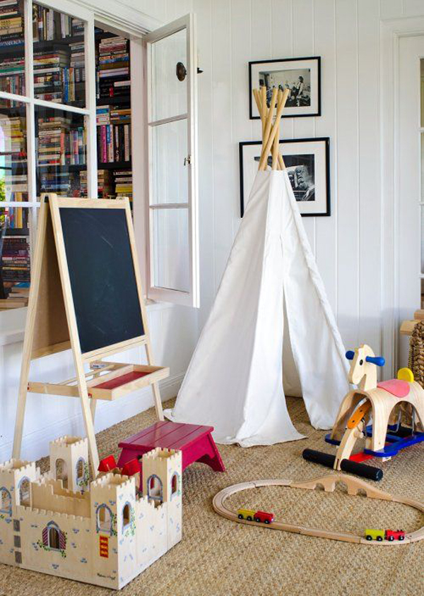 kid-playroom-tent-with-ikea-mala-chalkboard