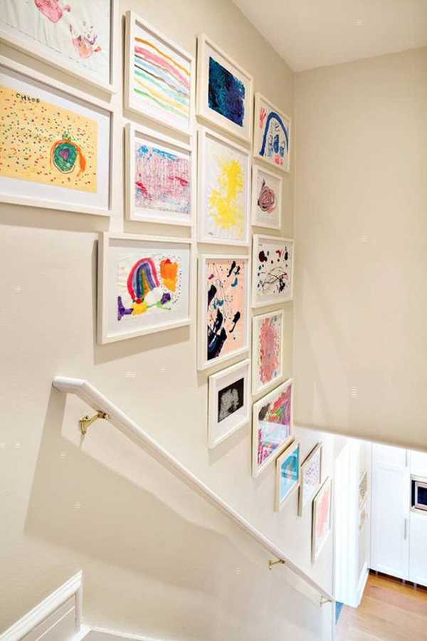 kids-wall-art-for-staircase-decor