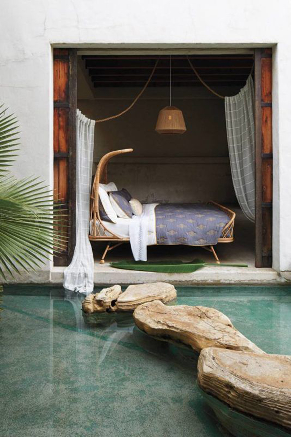 outdoor-rattan-beds-in-the-poolside