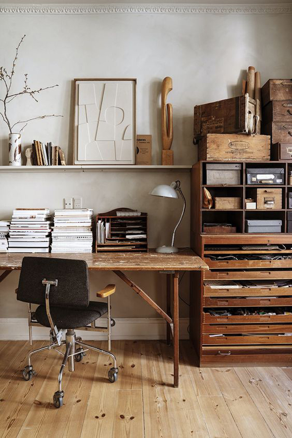 rustic-home-office-decor-with-smart-shelf