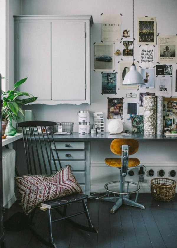 small-vintage-home-office-with-personal-photo-gallery