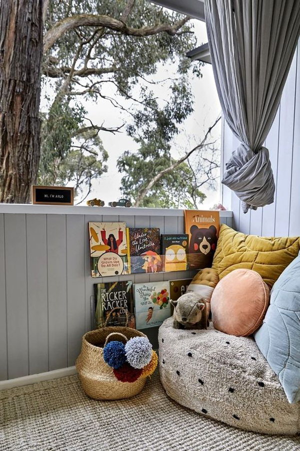 woodland-kid-balcony-reading-nook-for-tiny-space