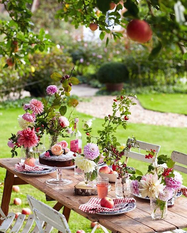 chic-and-country-outdoor-spring-table-setting