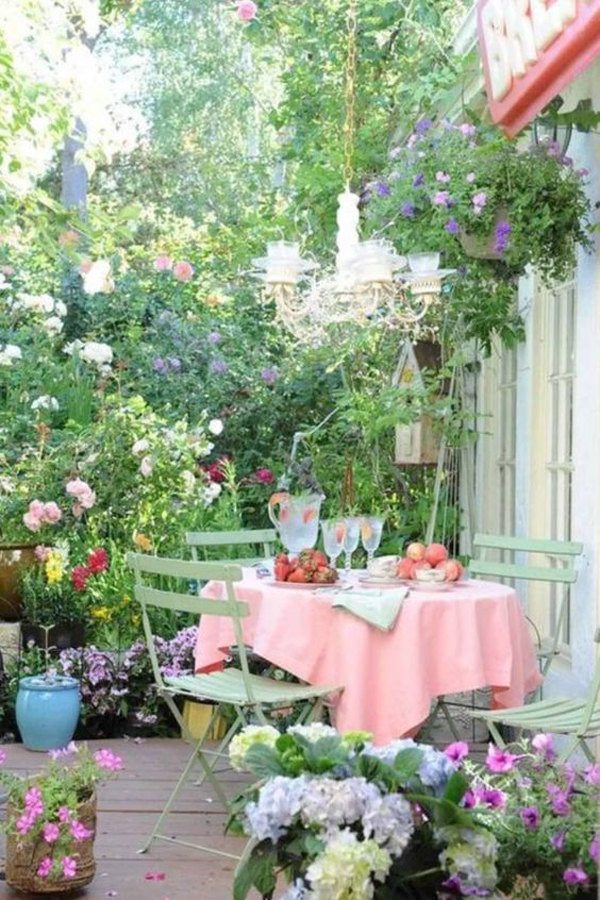 outdoor-spring-dining-areas