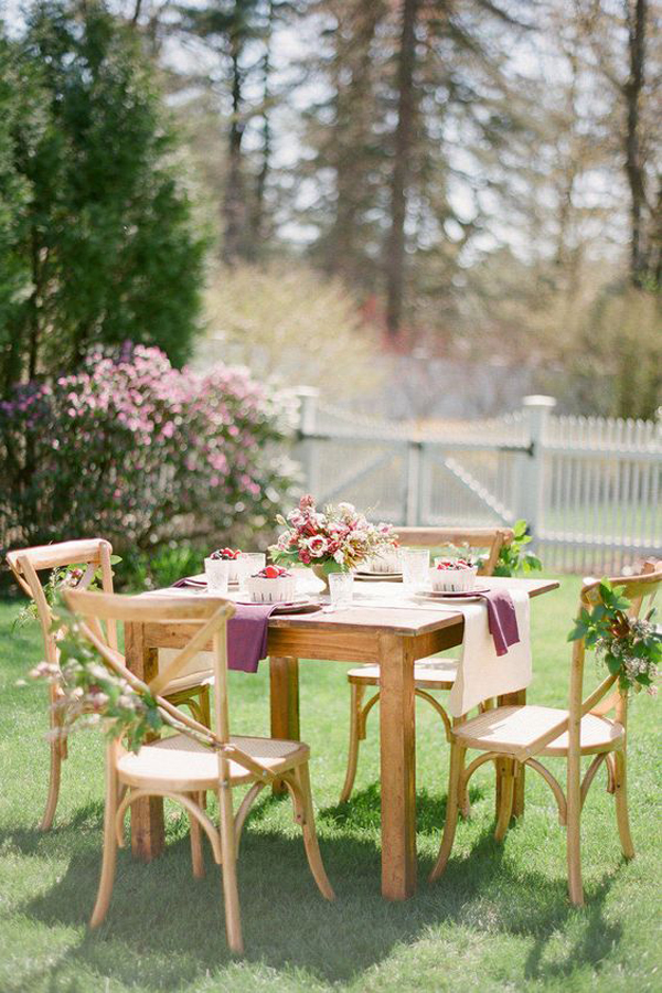 outdoor-spring-dining-room-for-holiday