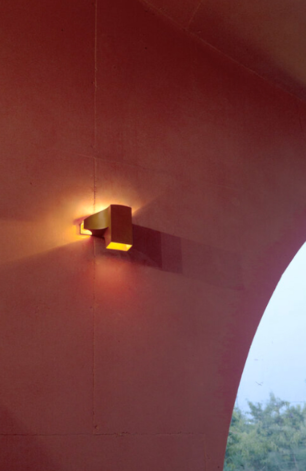 peach-hut-lighting-wall-design