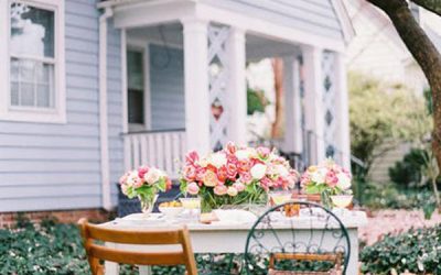 pretty-outdoor-spring-table-setting