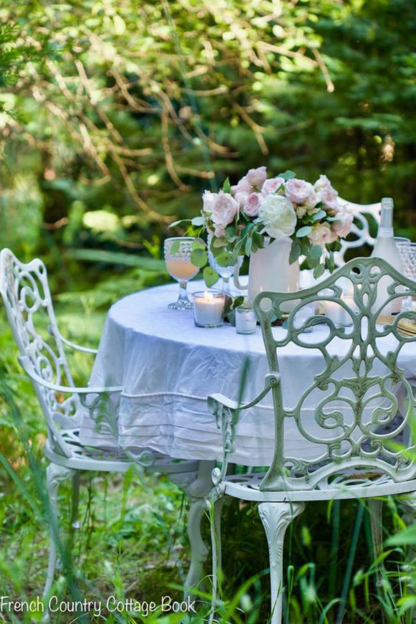 spring-table-setting-with-candle-lights