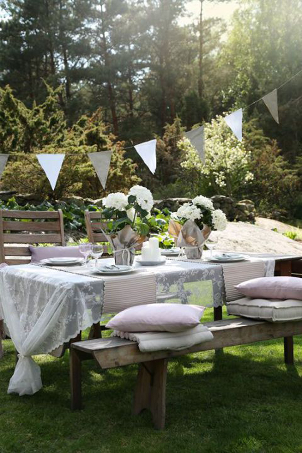 stylish-outdoor-spring-garden-with-dining-areas