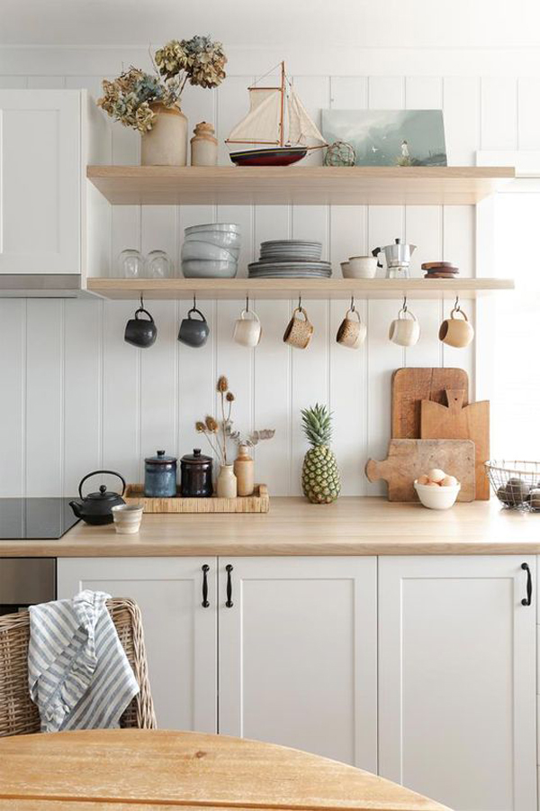 beach-style-kitchen-and-wall-organizer