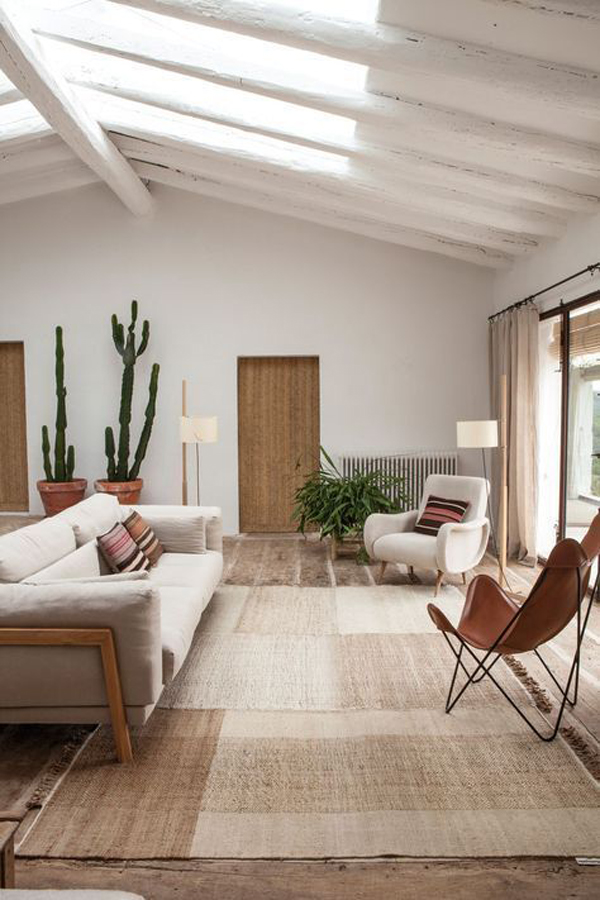 desert-style-living-room-with-aesthetic-rugs