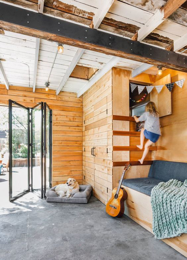 small-wood-playroom-integrated-outdoor