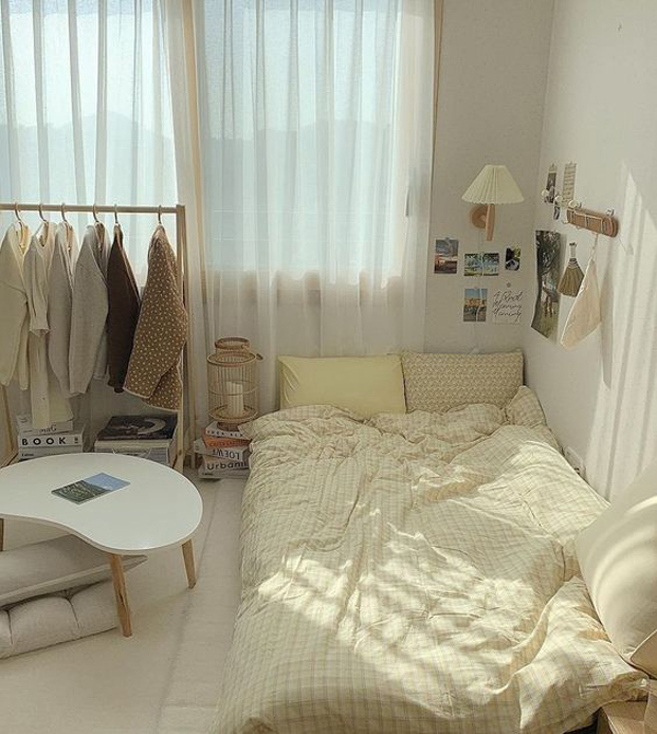 aesthetic-korean-bedroom-with-day-curtain