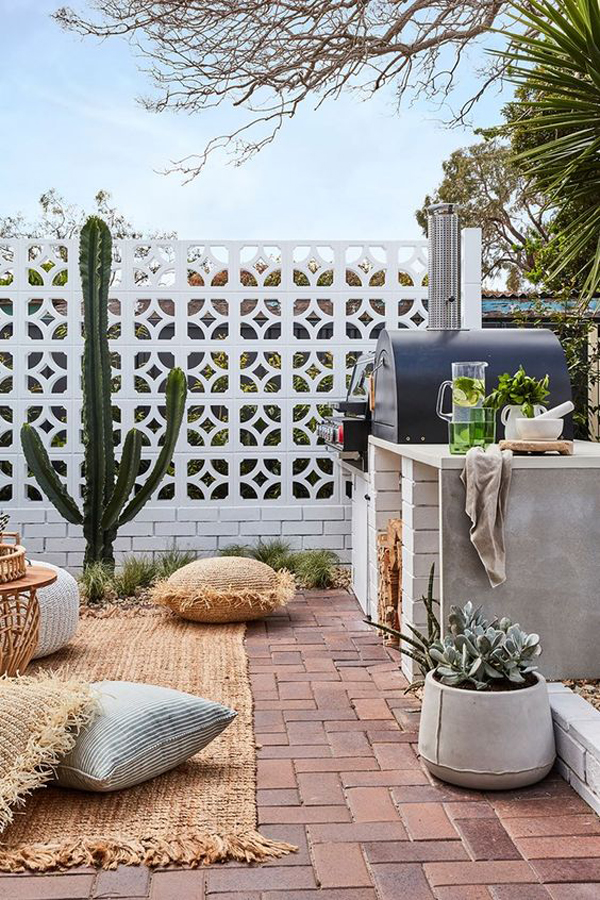 7 Easy Ways To Build Breeze Block Fences | HomeMydesign