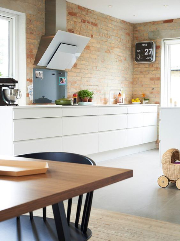 functional-cooker-hood-with-exposed-brick