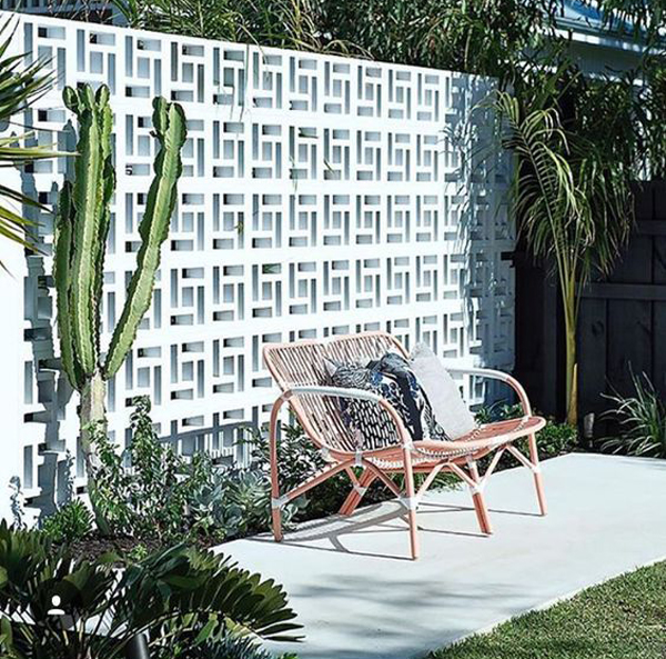 geometric-and-minimalist-breeze-block-fence