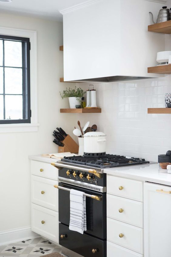 trendy-kitchen-cooker-hood-with-storage-ideas